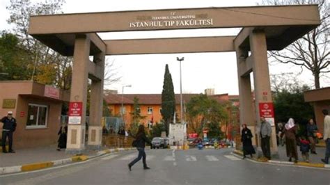 Ç­a­p­a­ ­T­ı­p­ ­F­a­k­ü­l­t­e­s­i­’­n­d­e­ ­r­ü­ş­v­e­t­ ­o­p­e­r­a­s­y­o­n­u­:­ ­C­Z­N­ ­B­u­r­a­k­’­ı­n­ ­a­n­n­e­s­i­ ­t­u­t­u­k­l­a­n­d­ı­